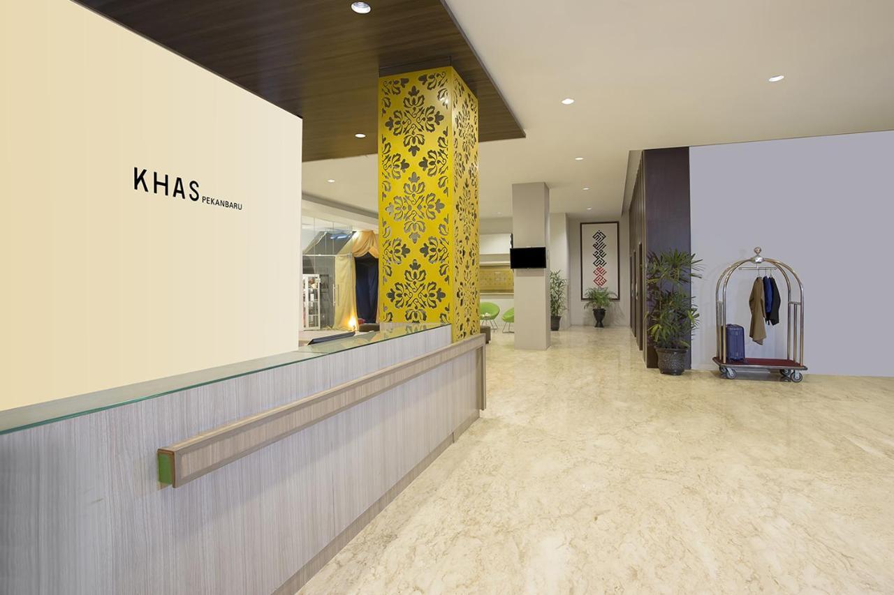 Khas Pekanbaru Hotel Экстерьер фото