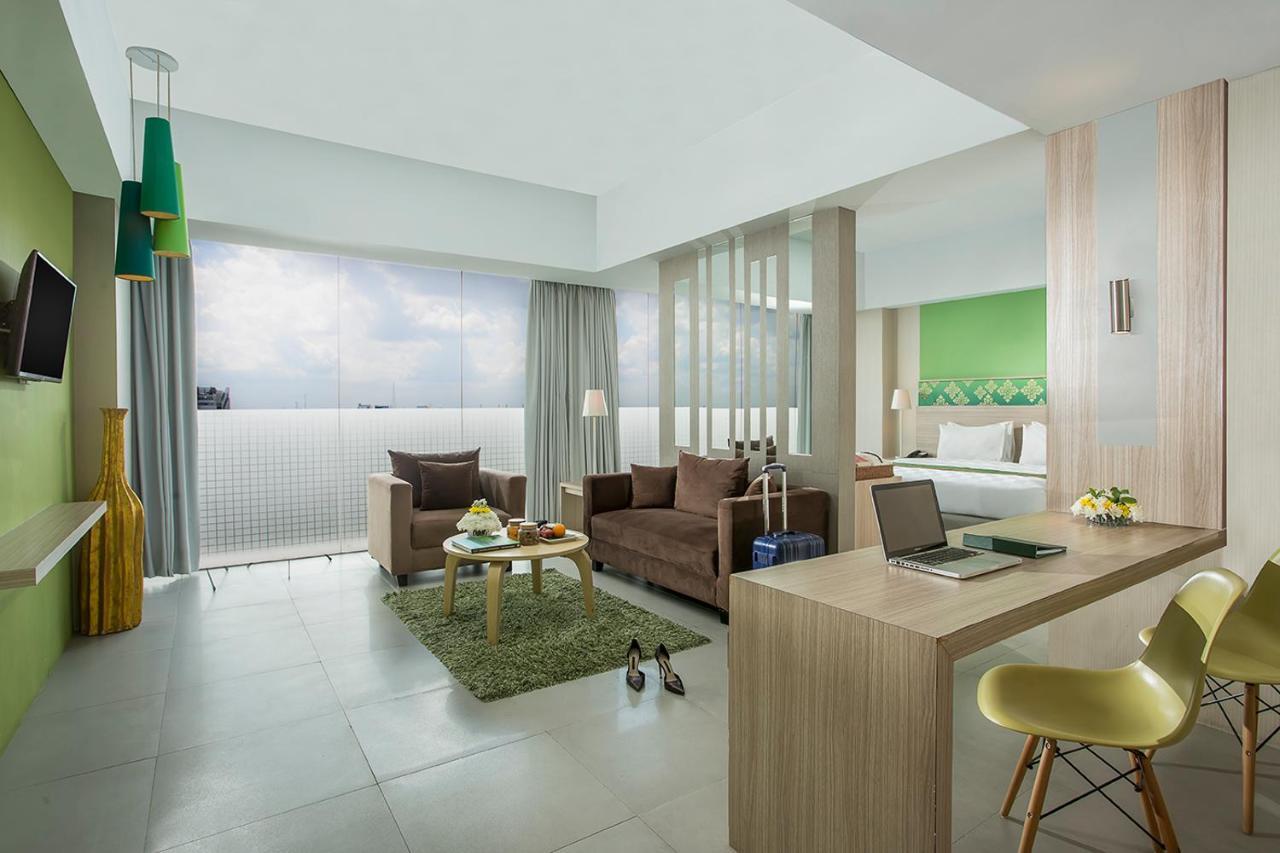 Khas Pekanbaru Hotel Экстерьер фото