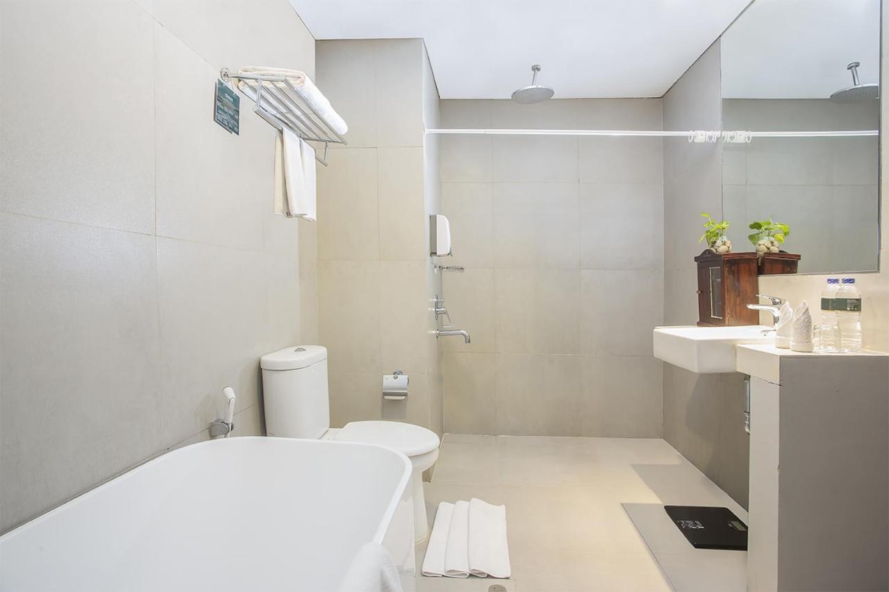 Khas Pekanbaru Hotel Экстерьер фото