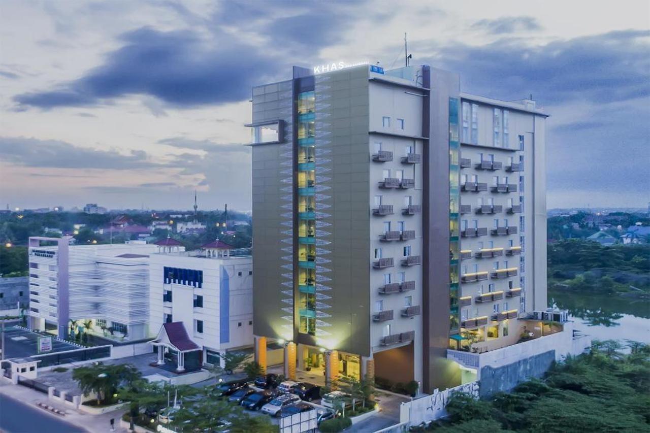 Khas Pekanbaru Hotel Экстерьер фото