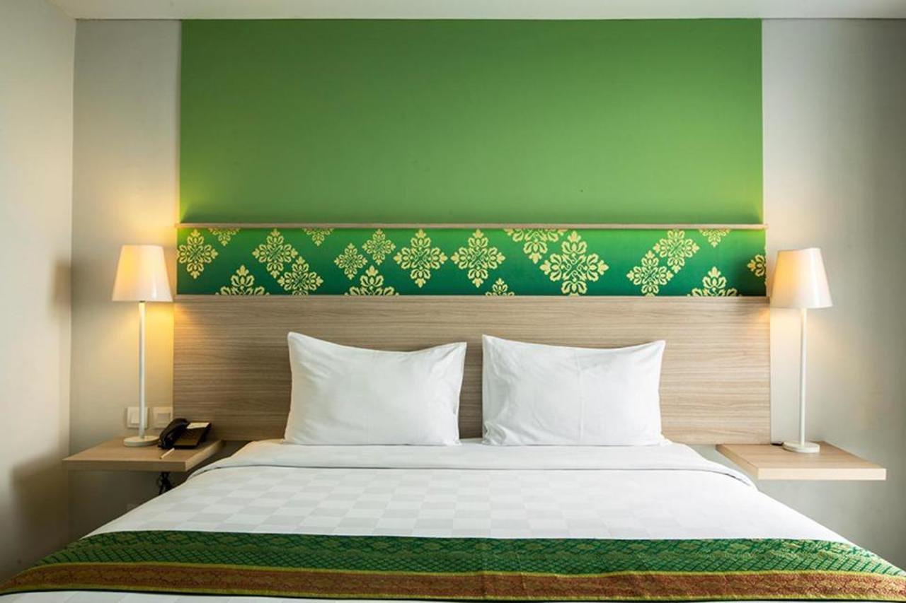 Khas Pekanbaru Hotel Экстерьер фото
