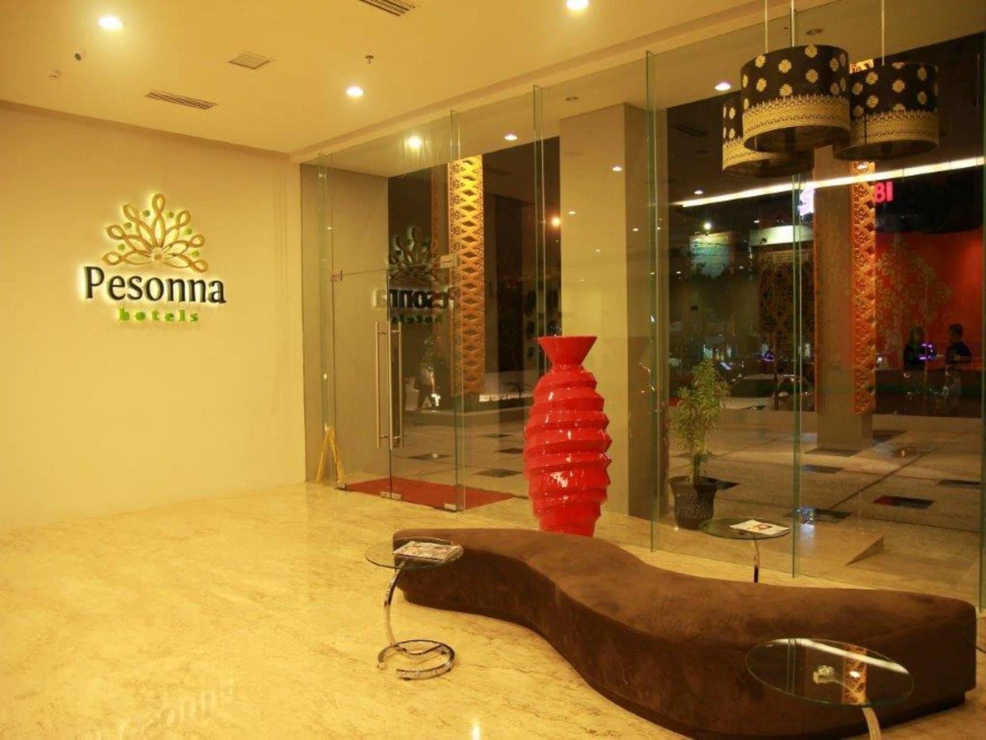 Khas Pekanbaru Hotel Экстерьер фото