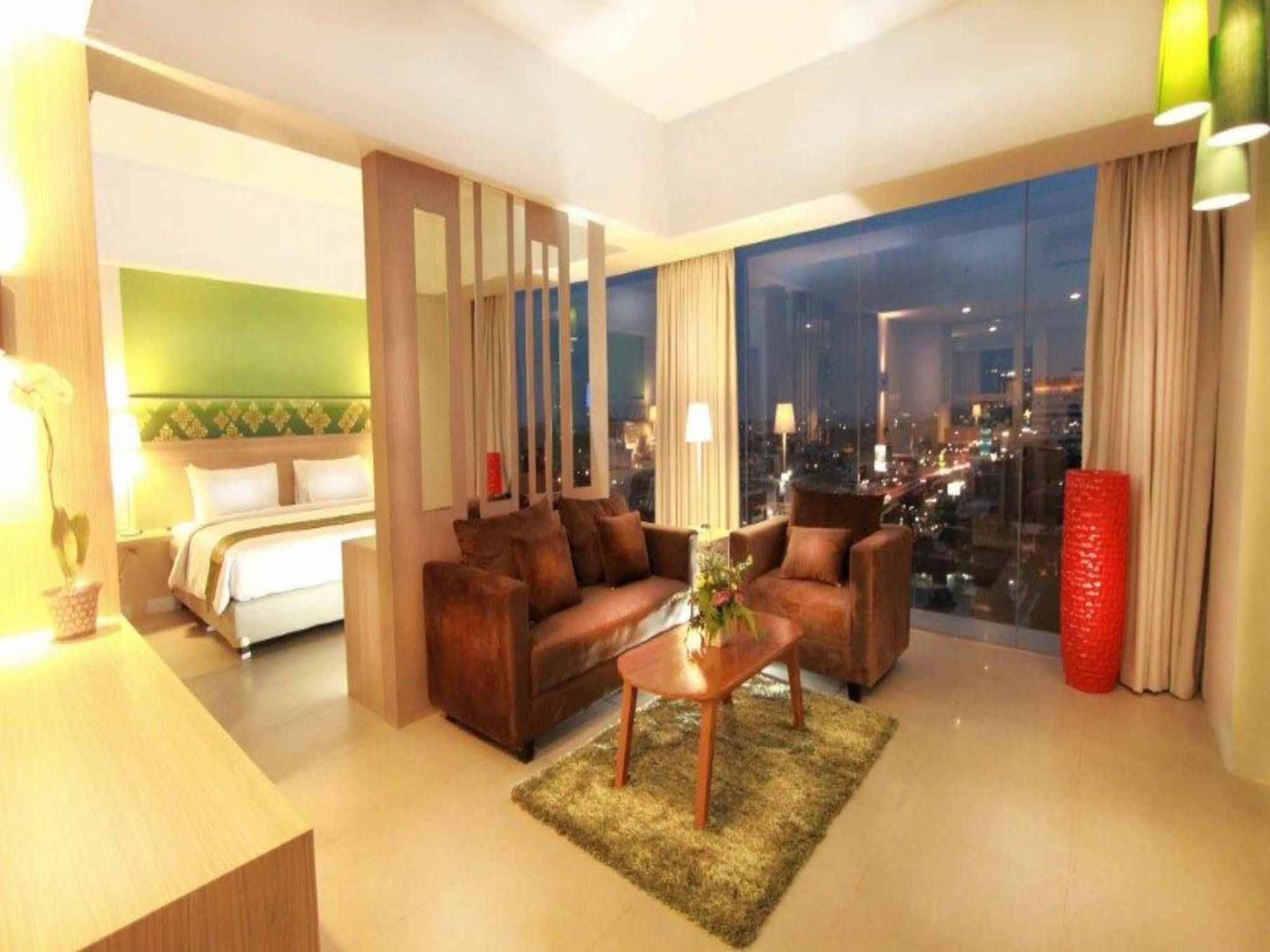 Khas Pekanbaru Hotel Экстерьер фото