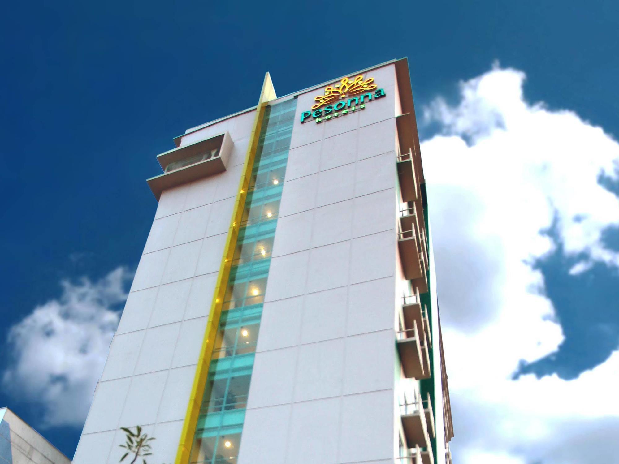 Khas Pekanbaru Hotel Экстерьер фото