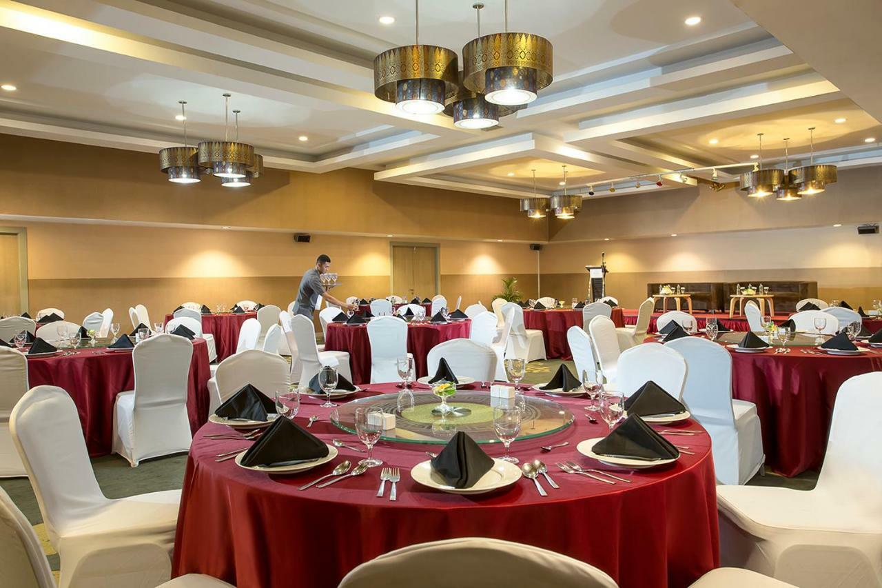 Khas Pekanbaru Hotel Экстерьер фото