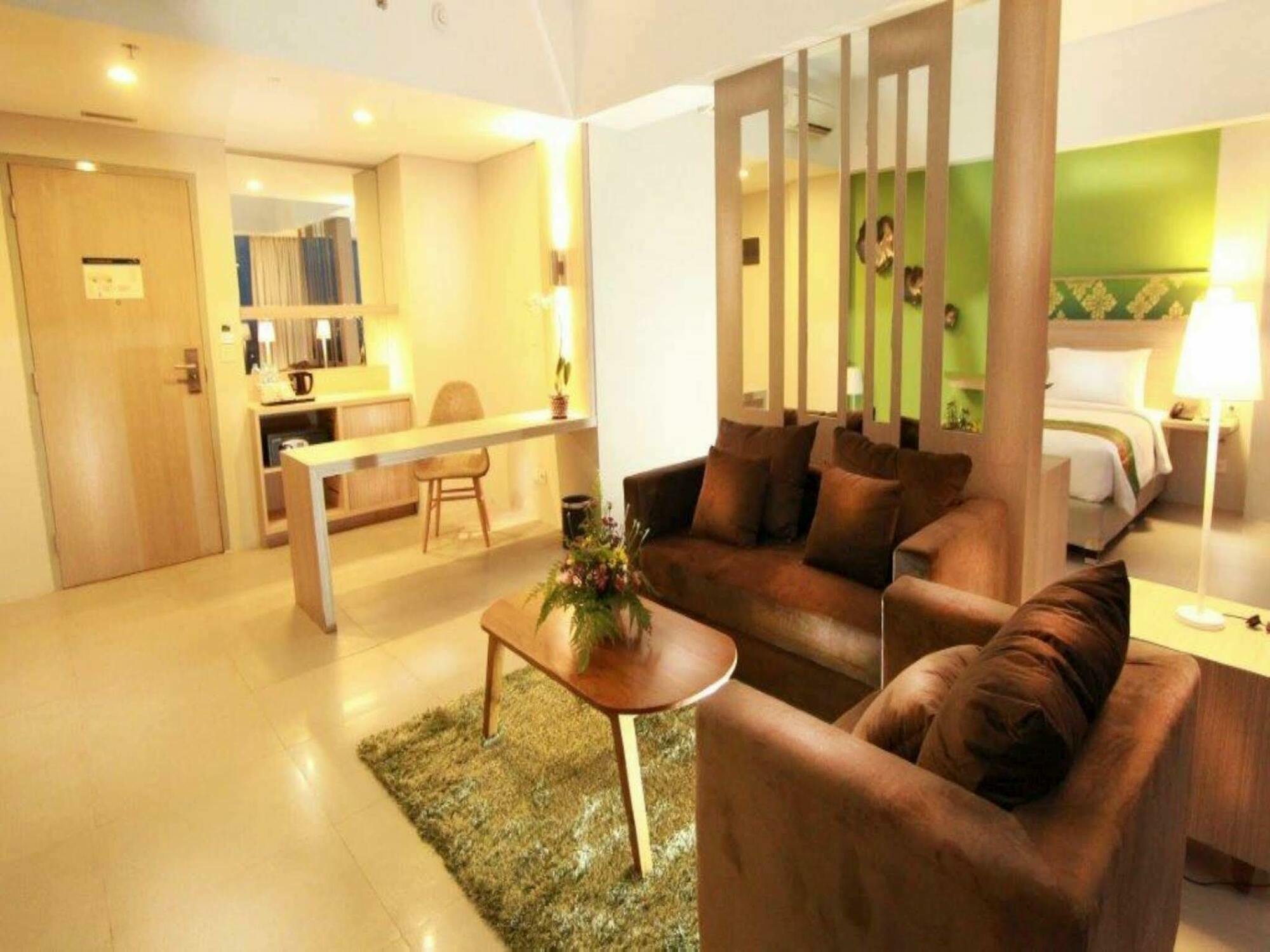 Khas Pekanbaru Hotel Экстерьер фото